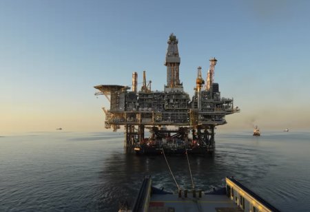 Цена азербайджанской нефти превысила 103 доллара