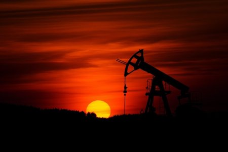 Цена нефти марки Brent приблизилась к 105 долларам
