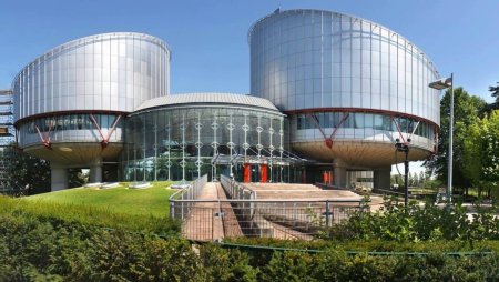 Европейский суд обязал правительство Азербайджана выплатить гражданам деньги в связи со сносом квартиры