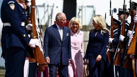 Король Великобритании прибыл в США. Его по ошибке встретили с австралийским флагом