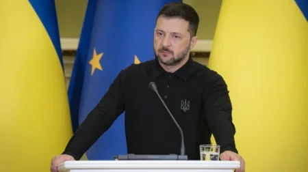 Зеленский ответил на слова Вэнса о "торгах за несколько квадратных километров"