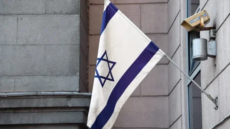 В Израиле заявили, что не будут обсуждать перемирие с «Хезболлах» на переговорах