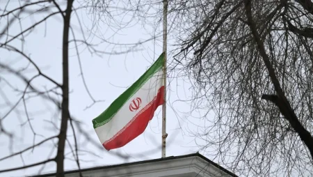 Tasnim: Тегеран ударил по военным кораблям США в ответ на захват иранского судна