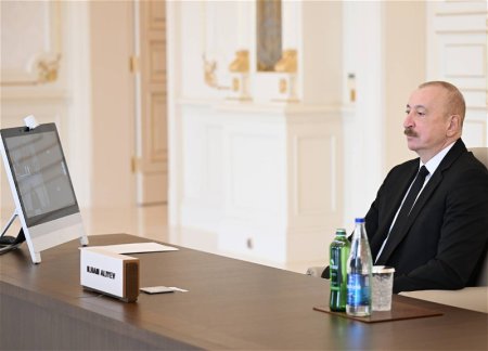 Ильхам Алиев выступил по видеосвязи на саммите ЕПС в Иреване
