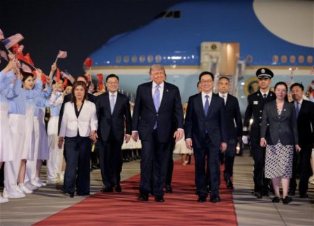 Трамп прилетел в Пекин