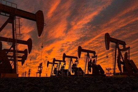 Нефть на мировых рынках подешевела на 6%