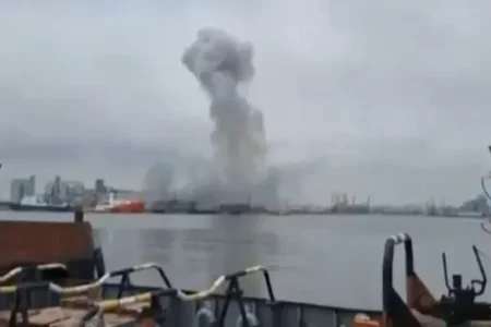 МИД: С судов, подвергшихся атаке беспилотников в Азовском море, 19 граждан Азербайджана отправлены на родину, найдены тела двух погибших