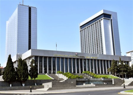 Обнародована повестка дня внеочередной сессии Милли Меджлиса, которая состоится 12 июня.
