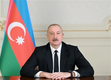 Президент Ильхам Алиев поздравил Президента Португалии