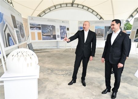 Президенты Азербайджана и Туркменистана ознакомились с ходом строительства Шушинской мечети