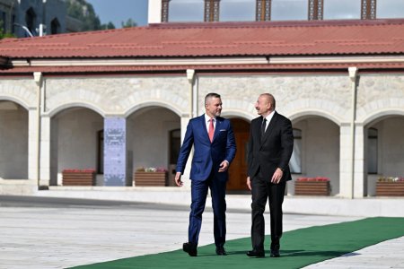 В Шуше состоялась церемония официальной встречи Президента Словацкой Республики Петра Пеллегрини