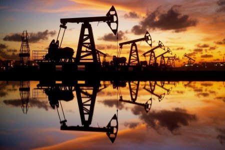 Цена азербайджанской нефти превысила 100 долларов