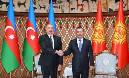 Состоялась церемония награждения президентов Азербайджана и Кыргызстана