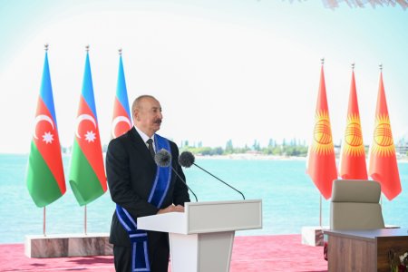 Президенты Азербайджана и Кыргызстана выступили с заявлениями для прессы ОБНОВЛЕНО