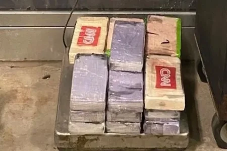 В Эквадоре изъяли 1,6 тонны кокаина в упаковках с логотипом CNN