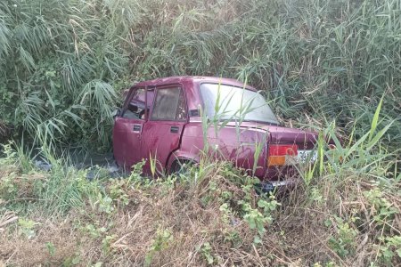 В Товузе автомобиль упал в оросительный канал, 2 человека погибли