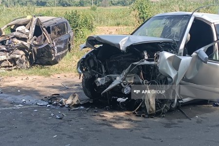 В Газахе столкнулись два легковых автомобиля, погибли три человека