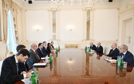 Ильхам Алиев принял госминистра Великобритании