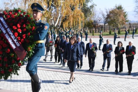 Делегация Милли Меджлиса посетила комплекс «Ата Бейит» и дом-музей Чингиза Айтматова
